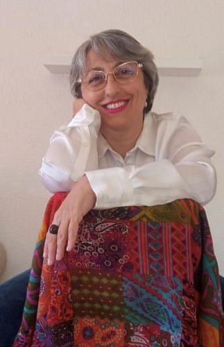 Belén sentada, desprende cercanía Belén sentada, desprende cercanía
